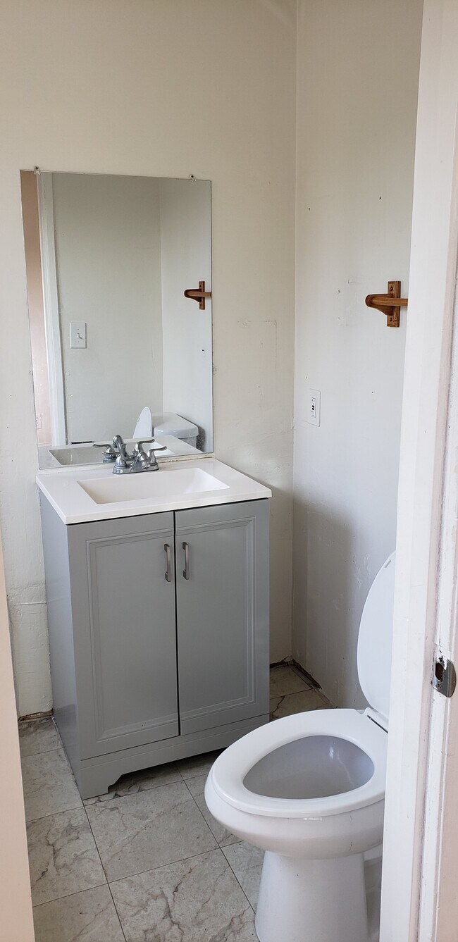 705 S Chevy Chase Dr unit 12, Glendale, CA 91205 - photo 5