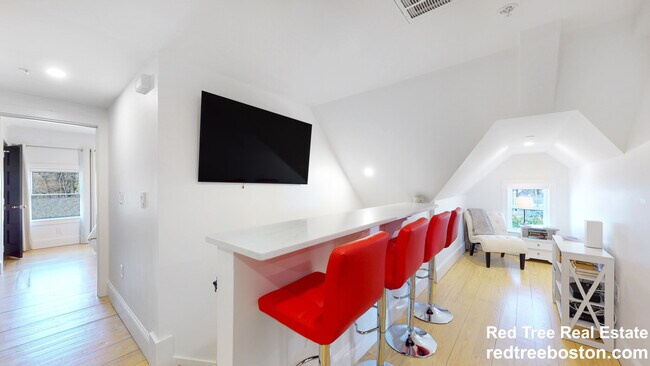 659 South St unit 1, Waltham, MA 02453 - photo 5