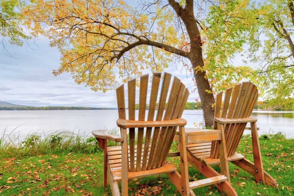 Welcome to Lake Point Apartments