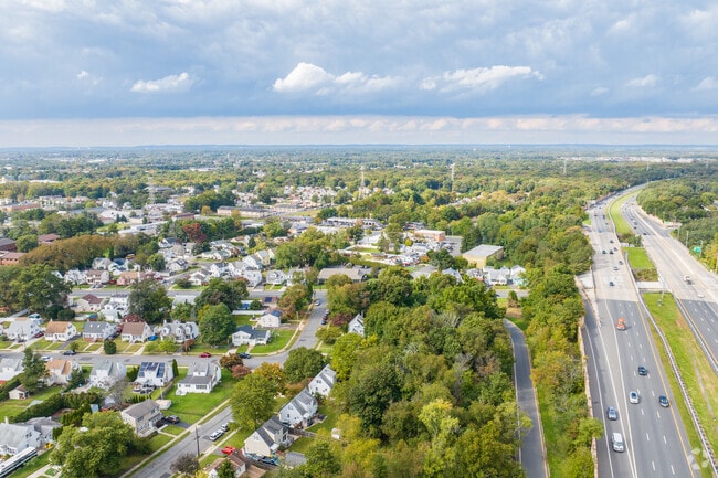 Easy access to major highways is a great advantage of living in Hutchinson Mills.