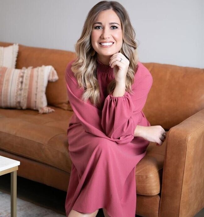 Angela Clarke