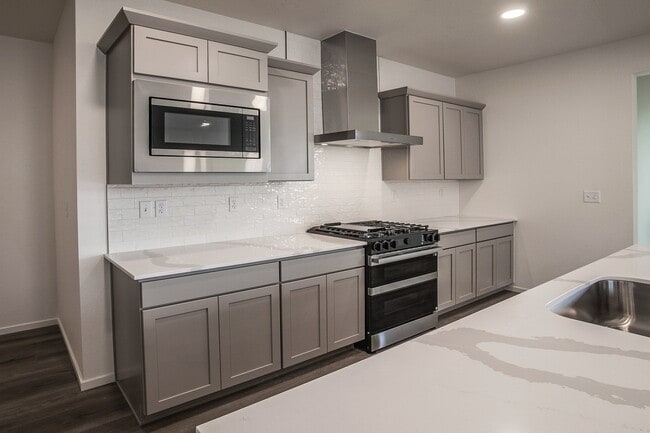 6071 Red Barn Rd, Timnath, CO 80547 - photo 7