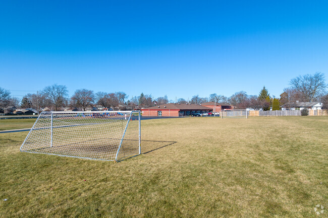 Meadowdale Elementary School has 452 students.
