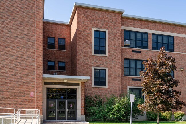 Ben Franklin Middle School in Buffalo is located in the same building as the elementary school.