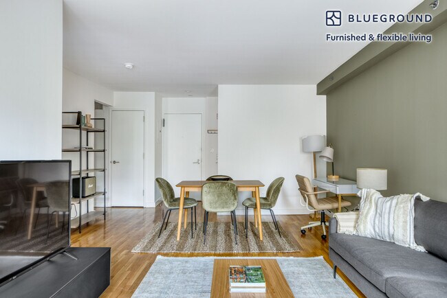 101 W 15th St unit FL5-ID33, New York, NY 10011 - photo 2
