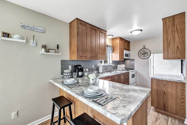 341 Desplaine Rd, de Pere, WI 54115 - photo 7