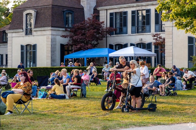 Music at Twilight Concert Series brings together Kenosha residents making the best of summer.