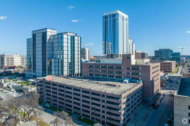 Connect with vibrant student community at UT Austin High School.