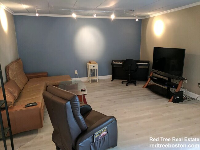 53 Angleside Rd unit 1, Waltham, MA 02453 - photo 6