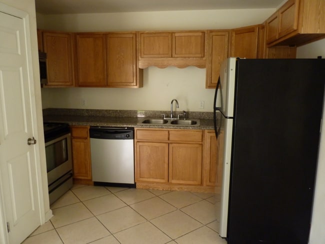 8506 Valor Dr, Chalmette, LA 70043 - photo 2