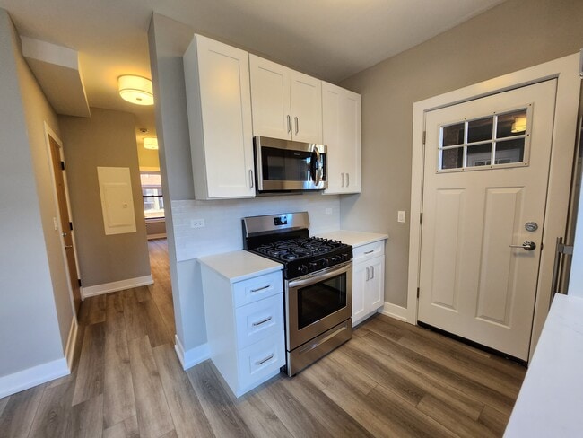 3931 N Janssen Ave unit 3, Chicago, IL 60613 - photo 4