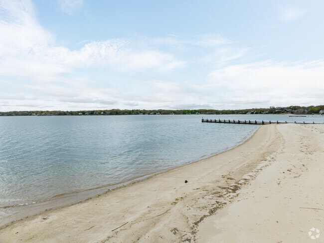 Have a picnic or take a dip at Founders Landing Park in Southolds North Fork.