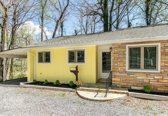 121 Carolina Dr unit 121, Tryon, NC 28782 - photo 4