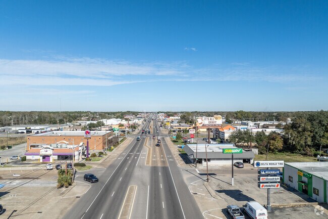 Gulfport’s 25th Avenue connects the city to the waterfront.
