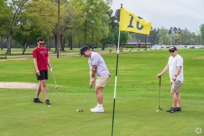 Green Oaks Golf Club in Columbus provides golfers of all skill levels a relaxing escape just minutes from the heart of the city.
