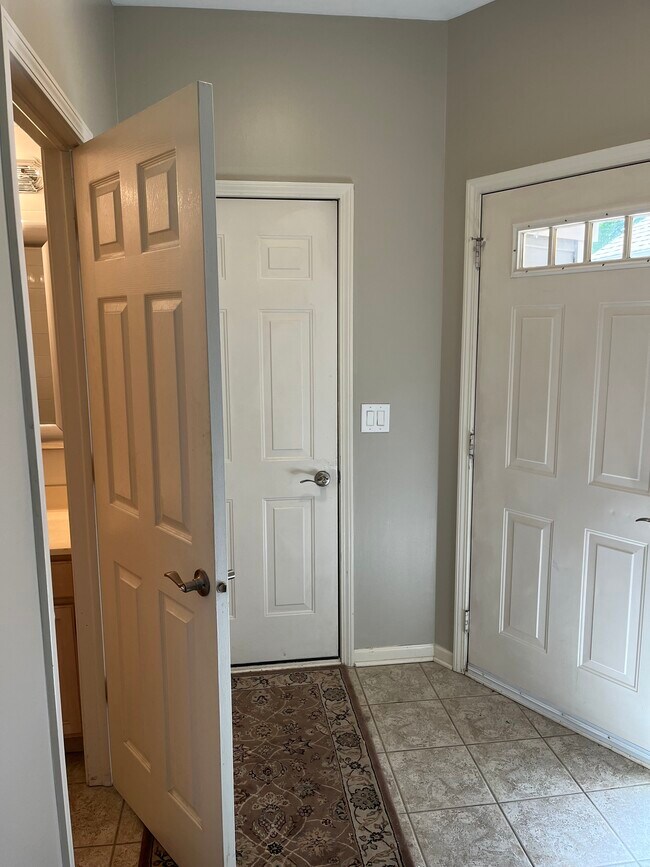 378 White Oak Ln, Lake Barrington, IL 60010 - photo 3