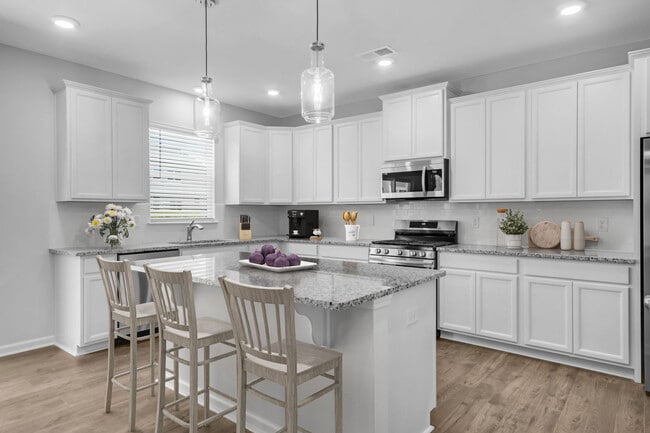 122 Battery Creek Dr, Greenville, SC 29607 - photo 2