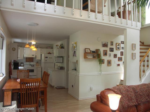 10 Candlewood Ln, Mount Pocono, PA 18344 - photo 1