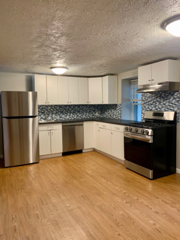 31 Summit Ave, Paoli, PA 19301