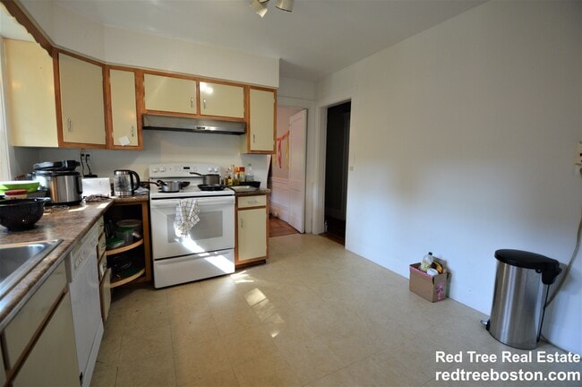 42 Crosby Rd unit 2, Chestnut Hill, MA 02467 - photo 7