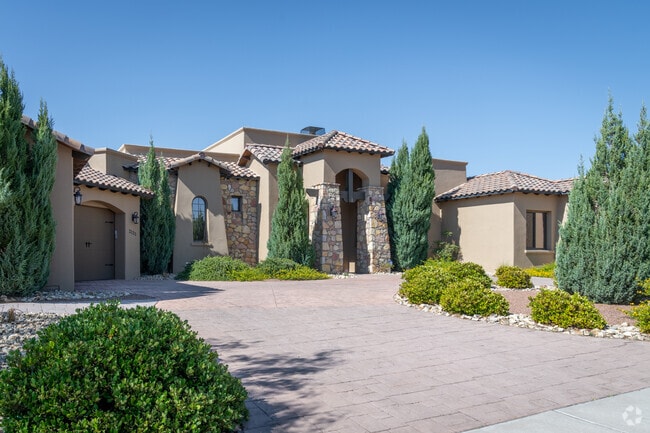 Sonoma Ranch offers stylish custom homes.