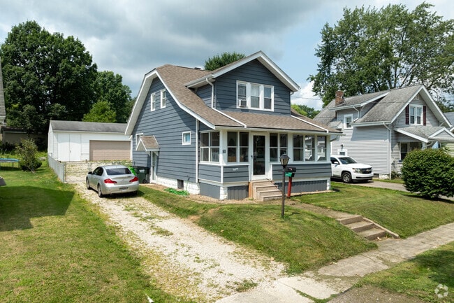Well-maintained Bungalow style homes are common in the Johnson's Corner neighborhood.
