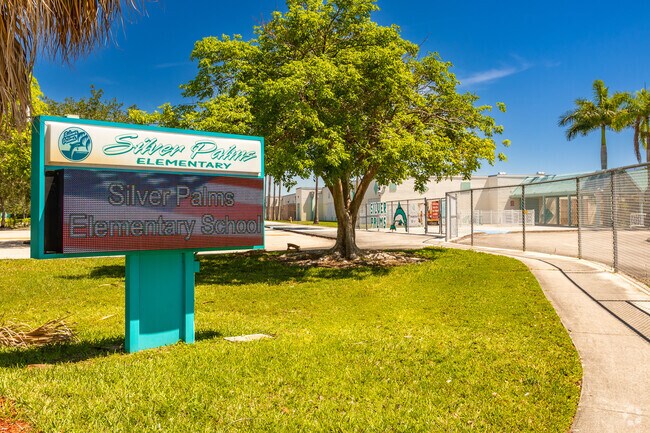 From the dedicated teachers to the innovative programs, Silver Palms Elementary offers a learning experience like no other.