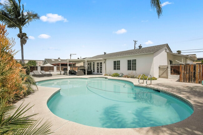 4625 Glacier Ave, San Diego, CA 92120 - photo 2