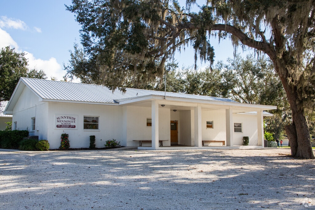 Sunnyside Mennonite School provides education in the neighborhood of 
North Sarasota.