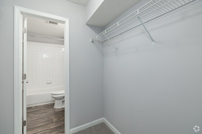 2BR, 2BA - 1,147SF - Primary Closet