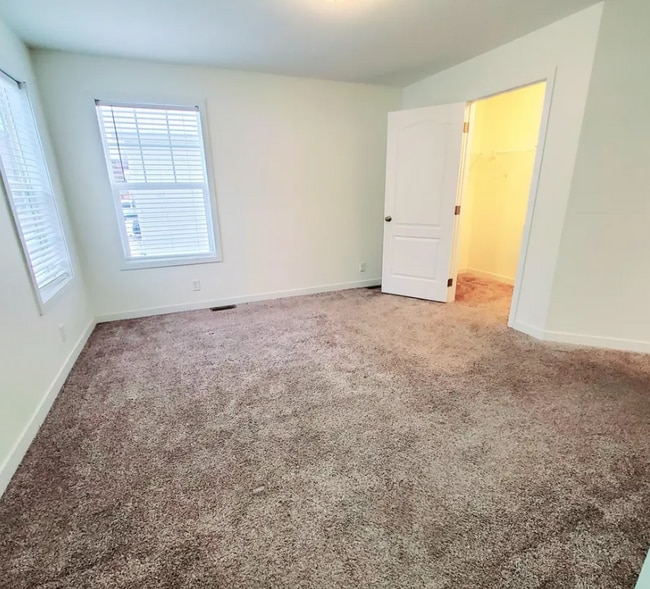 9285 Windjammer Dr, Fair Haven, MI 48023 - photo 2