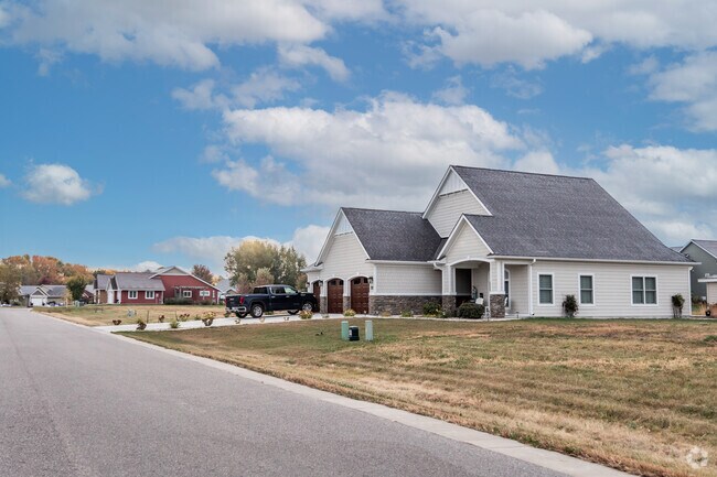 Many homes in Eastwood Park have contemporary architecture.