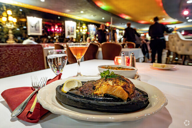 HOBNOB is an old fashioned dinner club dining experience just outside of Green Crest.