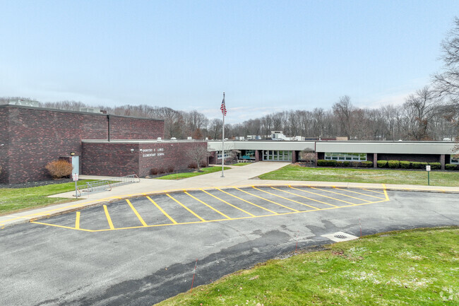 Dorothy E. Lewis Elementary School, Solon