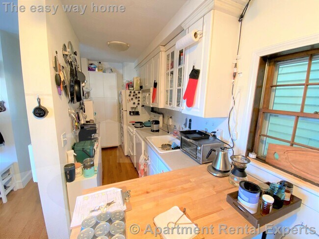 187 Brookline St unit 2, Cambridge, MA 02139 - photo 4