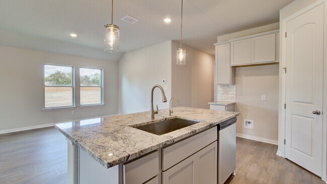 820 Little Pebble, New Braunfels, TX 78130 - photo 3