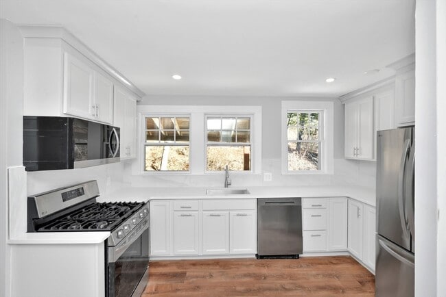 37 Westminster Ave unit 2, Arlington, MA 02474 - photo 2