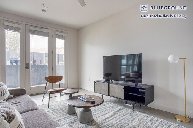 11120 Chandler Blvd unit FL1-ID1220, Los Angeles, CA 91601 - photo 3