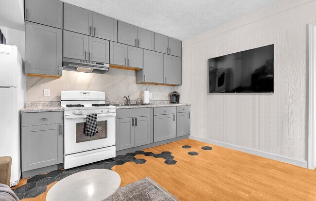 139 Center St unit Ruby, Hobart, IN 46342 - photo 3