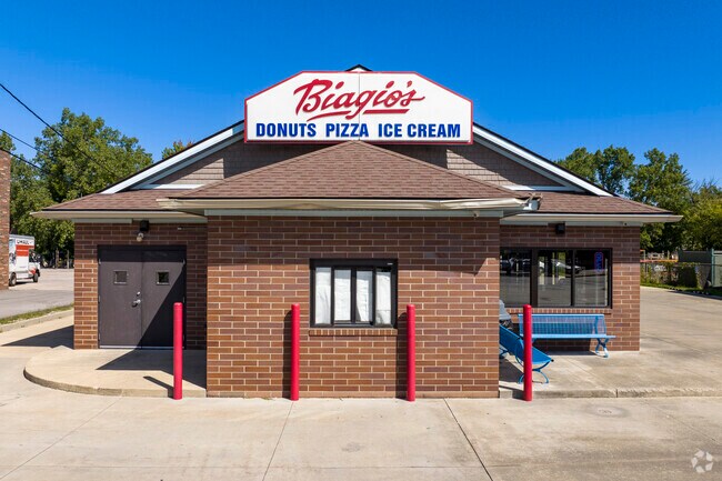 Biagio’s in Eastlake serves donuts, pizza, and ice cream daily.