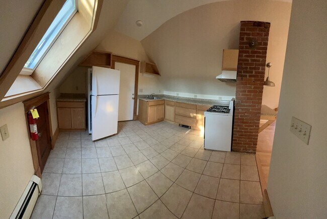 19 Hickok Place unit 3, Burlington, VT 05401 - photo 3