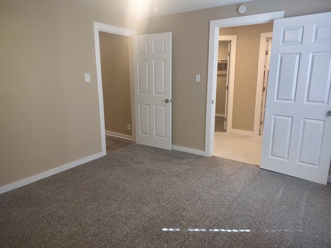 113 NW Main St unit 1, Ennis, TX 75119 - photo 4