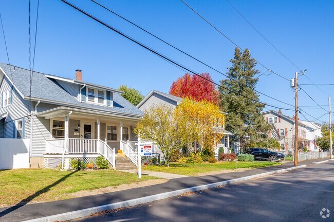 Lonsdale has a variety of architectural styles including bungalows.