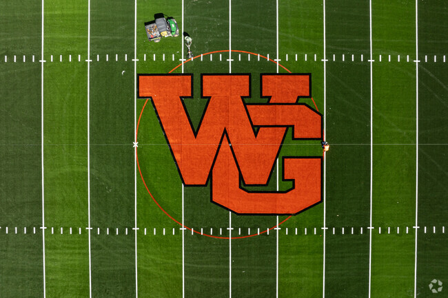 Hixon Middle School is home of the Statesmen.