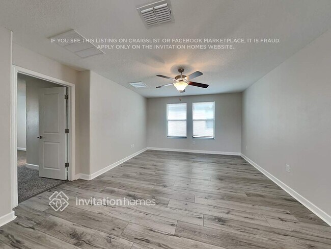 28432 Pleasant Bay Lp, Zephyrhills, FL 33543 - photo 6