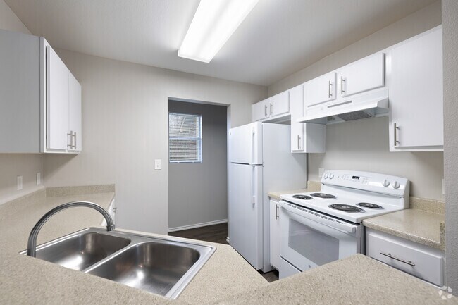 2BR, 1BA - 861SF - Kitchen