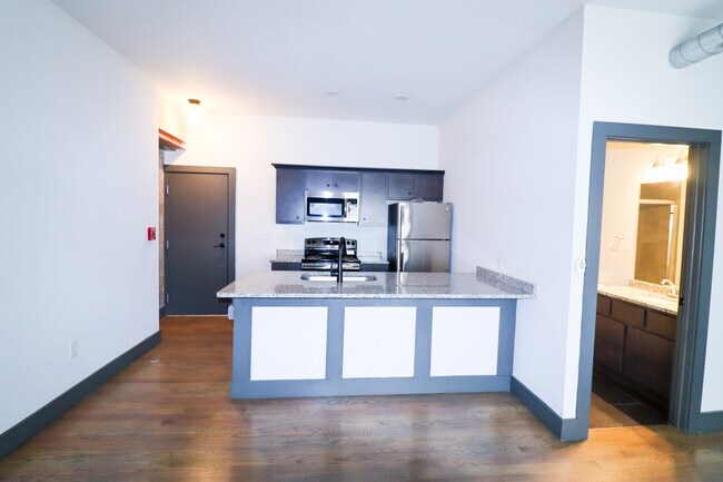 2616 Short Vine St unit 2, Cincinnati, OH 45219 - photo 6