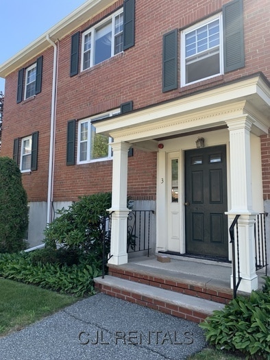 6 Harris Cir Unit 9, Arlington, MA 02474