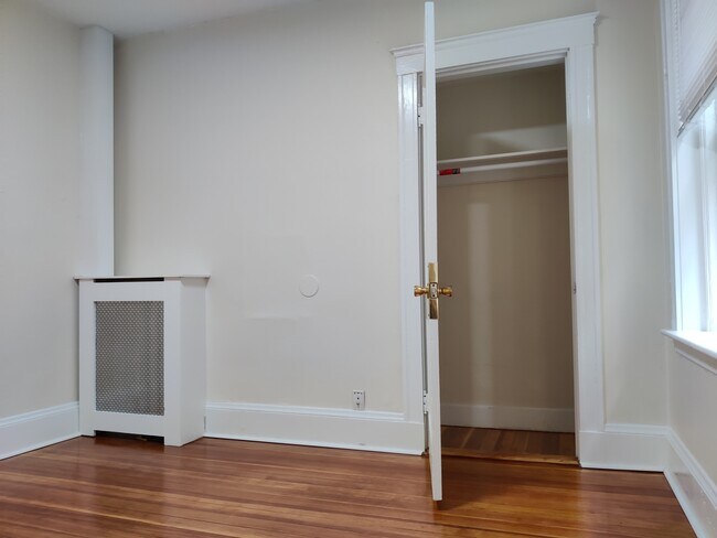 8 Barrows St unit 3, Allston, MA 02134 - photo 4
