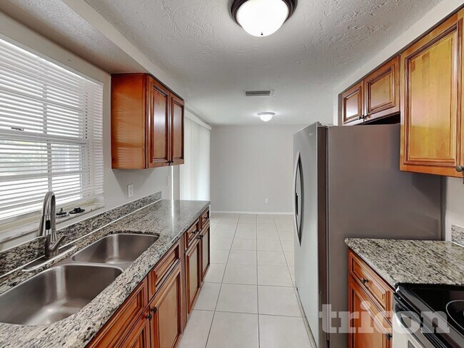 3007 Bucida Dr, Sarasota, FL 34232 - photo 7